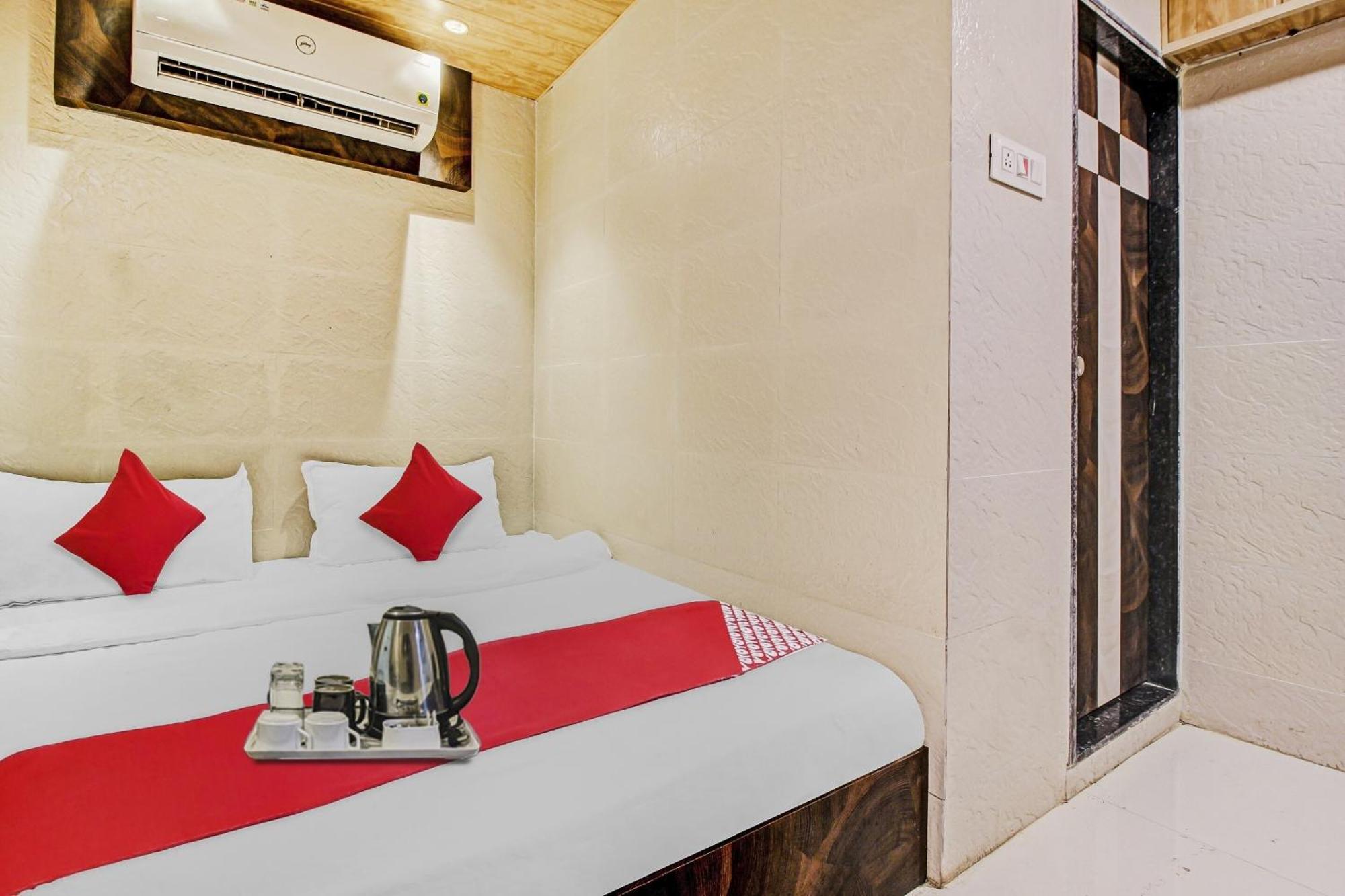 Hotel Ambedkar Kalyan Exterior photo